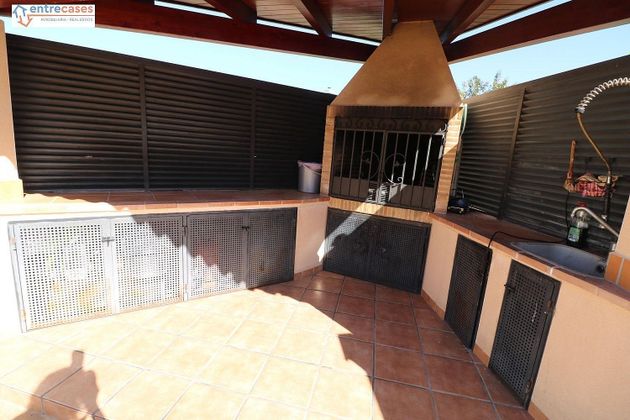 Foto 2 de Casa adossada en venda a Alfara de Algimia de 4 habitacions amb terrassa i piscina
