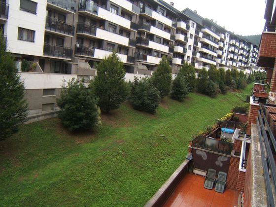 Foto 1 de Piso en venta en Etxebarri de 3 habitaciones con terraza y piscina