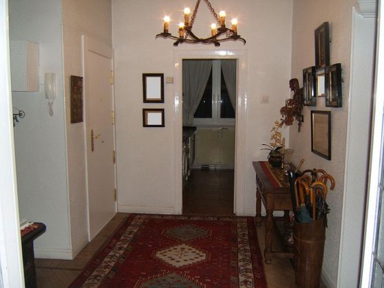 Foto 1 de Venta de piso en Basauri de 3 habitaciones con terraza y calefacción
