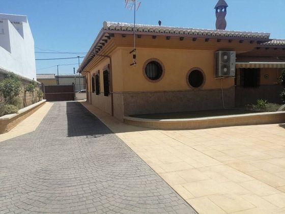 Foto 2 de Xalet en venda a Huétor Tájar de 3 habitacions amb terrassa i garatge