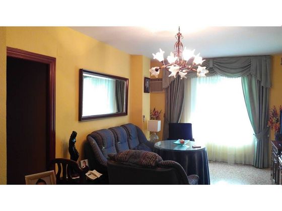 Foto 2 de Pis en venda a Villanueva Mesía de 3 habitacions amb aire acondicionat i calefacció