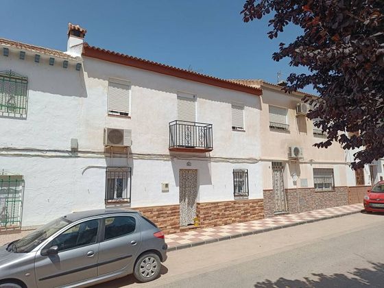Foto 2 de Casa en venda a Villanueva Mesía de 4 habitacions amb terrassa i aire acondicionat