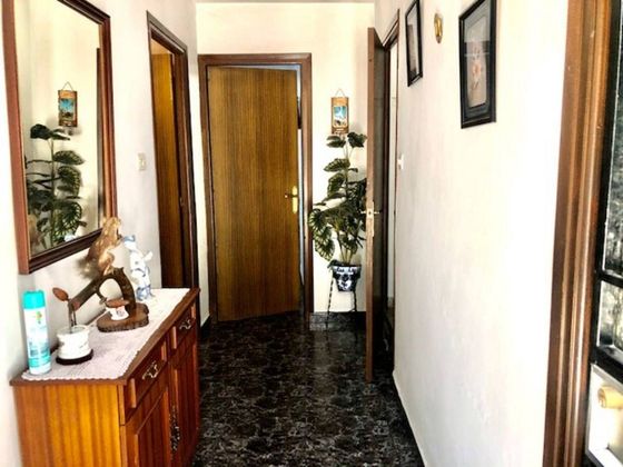 Foto 1 de Casa en venda a Villanueva Mesía de 3 habitacions amb balcó