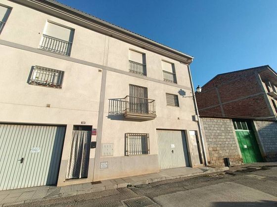 Foto 1 de Casa en venda a calle Cervantes de 3 habitacions amb garatge