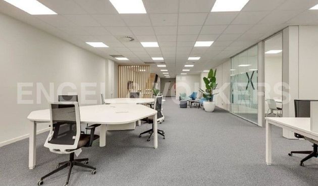 Foto 1 de Alquiler de oficina en Zona Industrial de 996 m²
