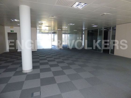 Foto 1 de Alquiler de oficina en Onze de setembre - Sant Jordi de 304 m²