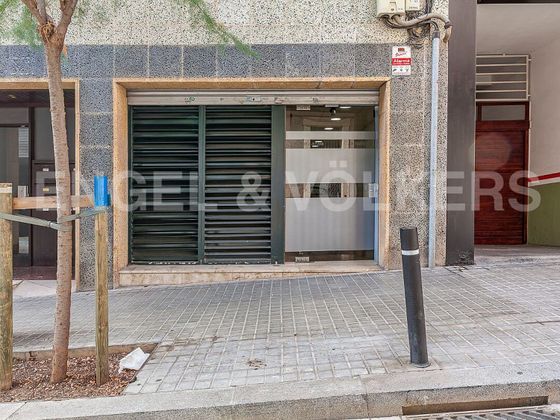 Foto 2 de Venta de local en calle De Ferran Puig con aire acondicionado