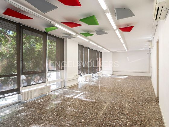 Foto 1 de Alquiler de oficina en Sant Pere, Santa Caterina i la Ribera con aire acondicionado y calefacción
