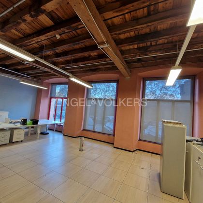 Foto 2 de Oficina en venda a Santa Coloma de Cervelló amb aire acondicionat