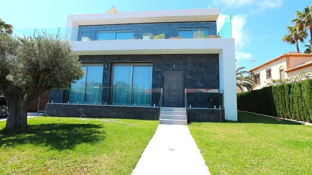 Foto 2 de Casa en venda a Torrelamata - La Mata de 3 habitacions amb terrassa i piscina