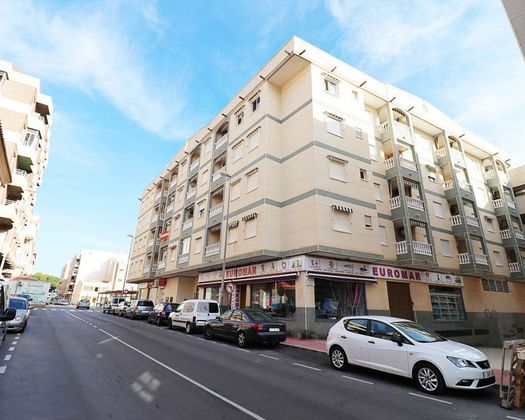 Foto 1 de Àtic en venda a calle Cartagena Guardamar del Segura de 3 habitacions amb terrassa i balcó