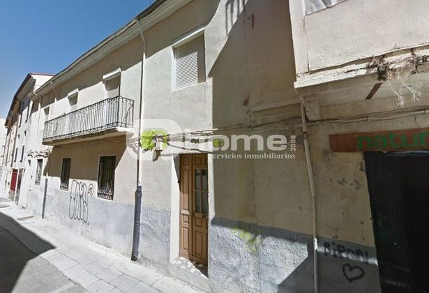 Foto 1 de Venta de casa adosada en calle Mariquince de 4 habitaciones con calefacción