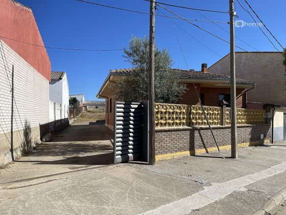 Foto 2 de Casa adossada en venda a Valcabado de 3 habitacions amb garatge i calefacció