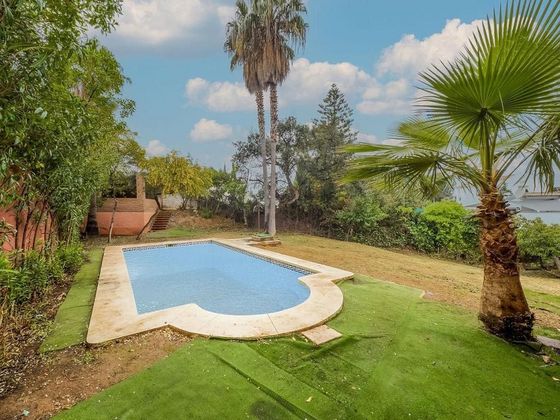 Foto 1 de Chalet en venta en Nueva Andalucía centro de 6 habitaciones con terraza y piscina