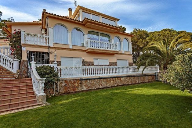 Foto 2 de Xalet en venda a Torre Valentina-Mas Vilar de La Mutxada-Treumal de 7 habitacions amb terrassa i piscina
