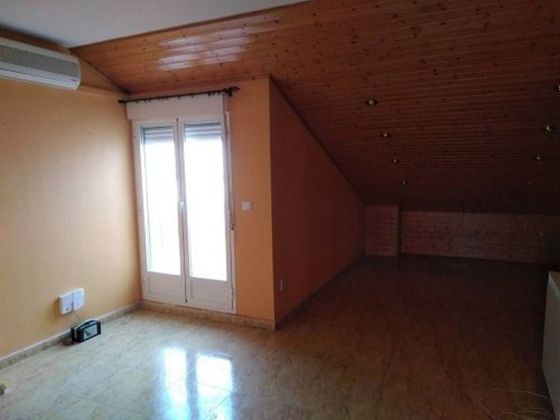Foto 2 de Piso en venta en Valdepeñas de 3 habitaciones con terraza y garaje