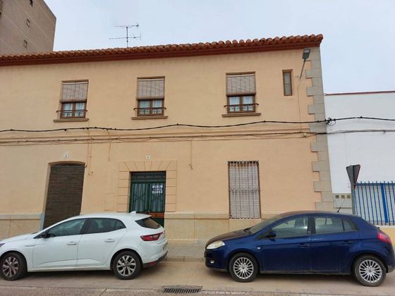 Foto 2 de Casa en venda a Villarrobledo de 4 habitacions amb garatge