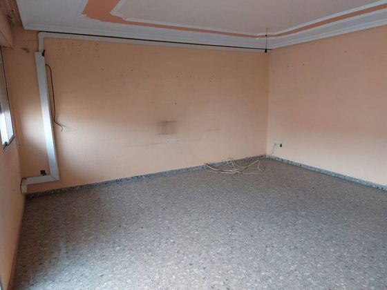 Foto 2 de Pis en venda a Villarrobledo de 3 habitacions amb balcó i calefacció