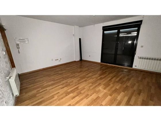 Foto 1 de Pis en venda a Roda (La) de 2 habitacions amb balcó i calefacció