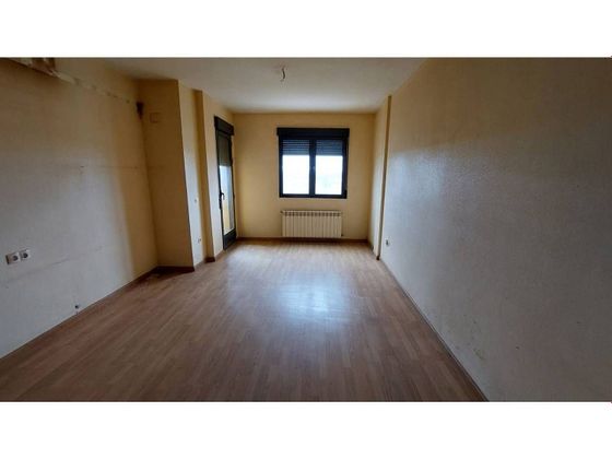 Foto 1 de Piso en venta en Valdeganga de 3 habitaciones con garaje y balcón
