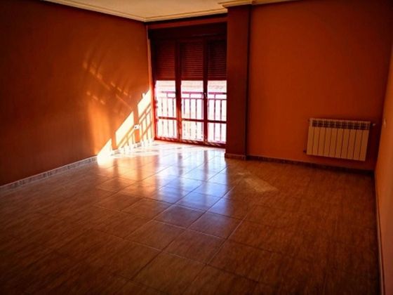 Foto 1 de Venta de piso en Almansa de 3 habitaciones con garaje y calefacción
