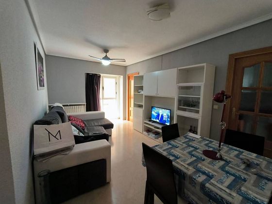 Foto 2 de Alquiler de piso en Carretas - Huerta de Marzo - La Pajarita de 2 habitaciones con garaje y muebles