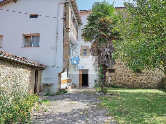 Foto 1 de Casa adossada en venda a Guriezo de 6 habitacions amb jardí i balcó