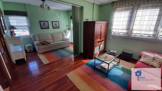 Foto 2 de Pis en venda a Laredo de 2 habitacions amb calefacció