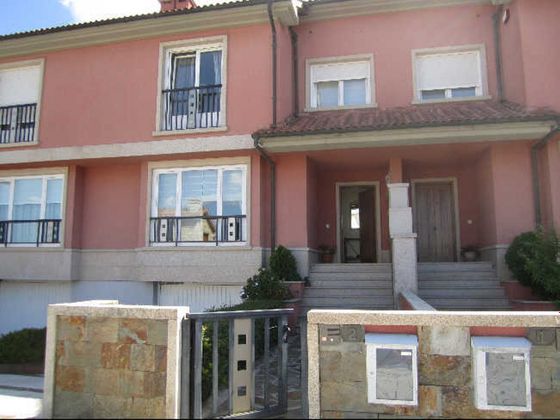Foto 1 de Casa adossada en venda a Villalonga-Nantes de 5 habitacions amb terrassa i piscina