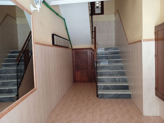 Foto 1 de Venta de piso en Centro - Almería de 4 habitaciones y 95 m²