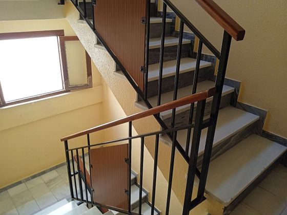 Foto 2 de Venta de piso en Centro - Almería de 4 habitaciones y 95 m²