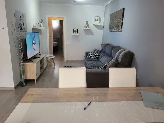 Foto 2 de Venta de piso en calle De Muret de 2 habitaciones con aire acondicionado y calefacción