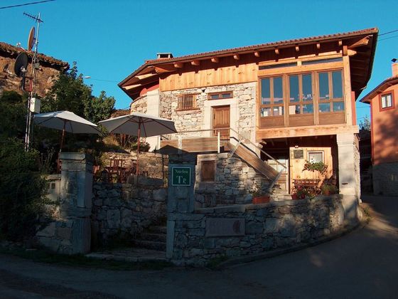 Foto 1 de Venta de casa en Belmonte de Miranda de 3 habitaciones con terraza y calefacción