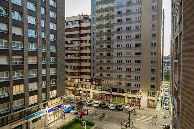 Foto 1 de Venta de piso en paseo Begoña de 5 habitaciones con terraza y balcón