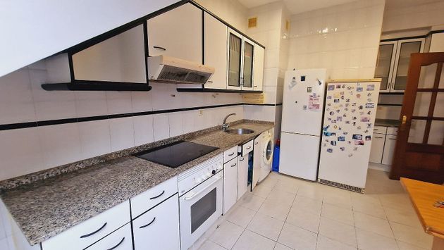 Foto 1 de Àtic en venda a avenida De Galicia de 3 habitacions amb terrassa i calefacció