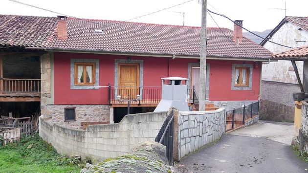 Foto 2 de Casa en venta en calle Aldea Bustille de 3 habitaciones con terraza y garaje