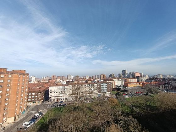 Foto 1 de Piso en venta en Nuevo Gijón de 3 habitaciones con calefacción y ascensor
