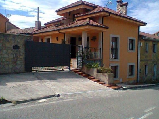 Foto 2 de Casa en venda a calle La Rasa de 4 habitacions amb terrassa i garatge