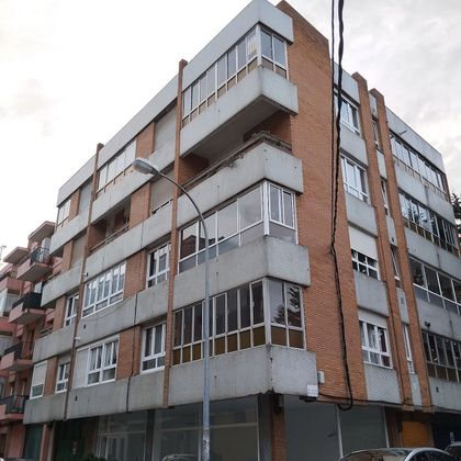 Foto 2 de Venta de piso en Villaviciosa - Amandi de 4 habitaciones con terraza y balcón