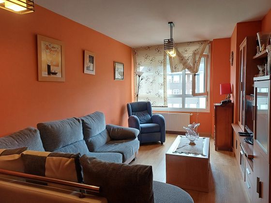 Foto 2 de Piso en venta en calle César Maese Alonso de 3 habitaciones con garaje y calefacción