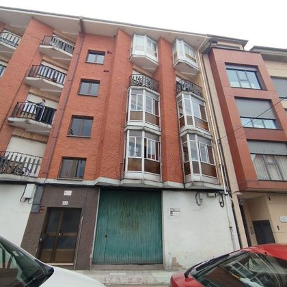 Foto 1 de Venta de piso en Villaviciosa - Amandi de 3 habitaciones con terraza y calefacción