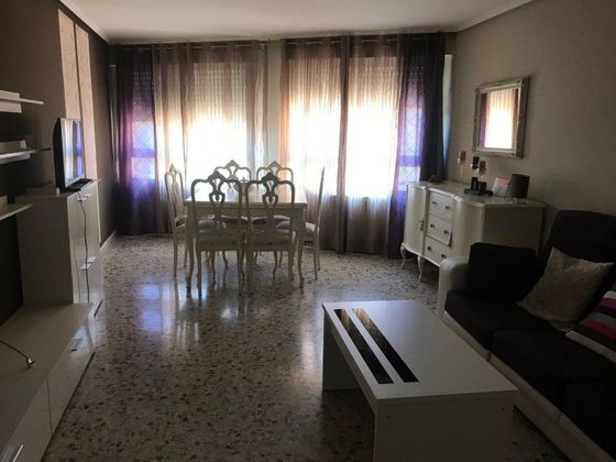 Foto 2 de Piso en venta en calle Alfonso X El Sabio de 2 habitaciones con terraza y calefacción