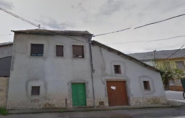 Foto 1 de Casa en venta en Camponaraya de 4 habitaciones con garaje y calefacción