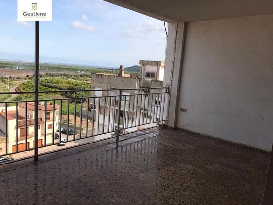Foto 1 de Pis en venda a avenida Del Primer de Maig de 4 habitacions amb terrassa i balcó