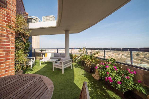 Foto 1 de Àtic en venda a Camí Real de 3 habitacions amb terrassa i piscina