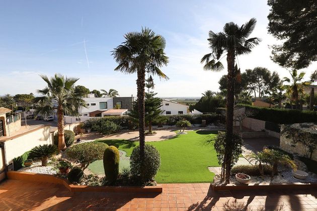 Foto 2 de Casa en venda a calle De Los Orquideas de 3 habitacions amb terrassa i piscina