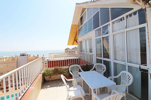 Foto 2 de Àtic en venda a Guardamar Playa de 3 habitacions amb terrassa i garatge