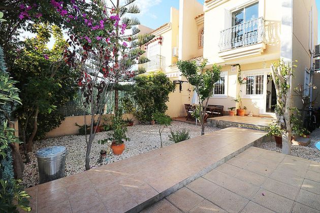 Foto 2 de Casa adossada en venda a Urbanizaciones de 2 habitacions amb terrassa i jardí