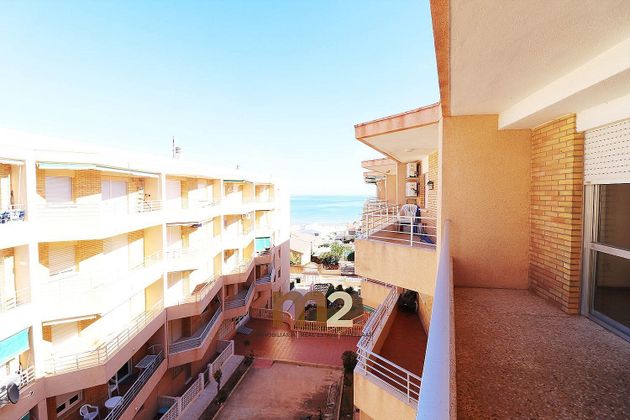 Foto 2 de Pis en venda a Guardamar Playa de 3 habitacions amb terrassa i balcó