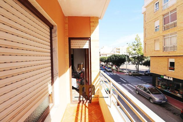 Foto 1 de Pis en venda a Las Viñas de 3 habitacions amb terrassa i balcó